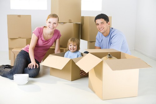 Local removals team planning access and parking for a move near Leaves Green