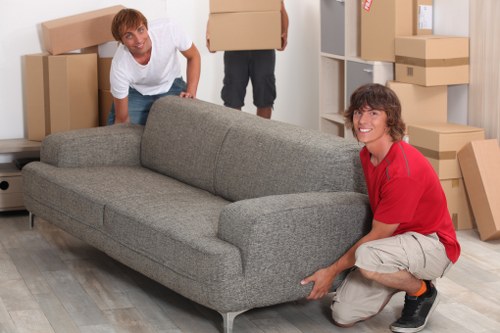 A reliable moving van service covering Leaves Green and nearby areas