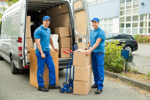 Local removalists planning a house move in Leaves Green