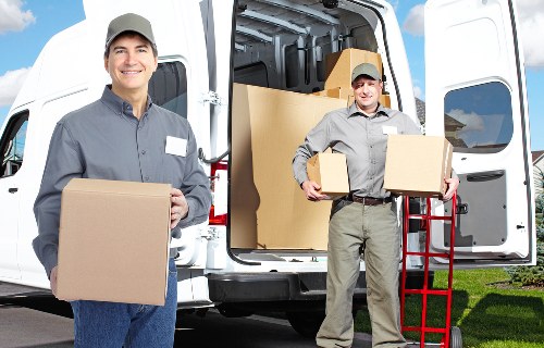 Local van loading support for a move in Leaves Green